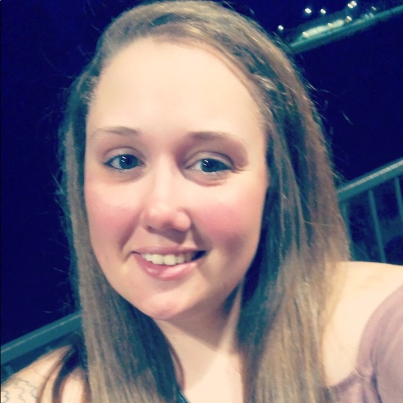 Meet your Posher, Elizabeth - Picture 1 of 1